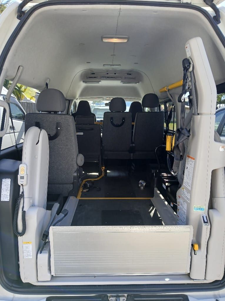 Toyota Hiace 181LV6 photo 2